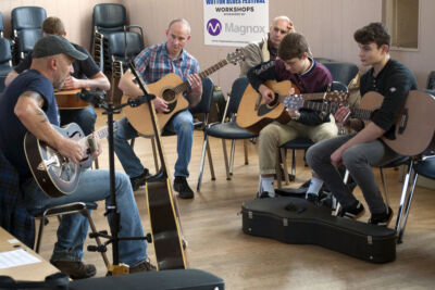 ACOUSTIC GUITAR WORKSHOP